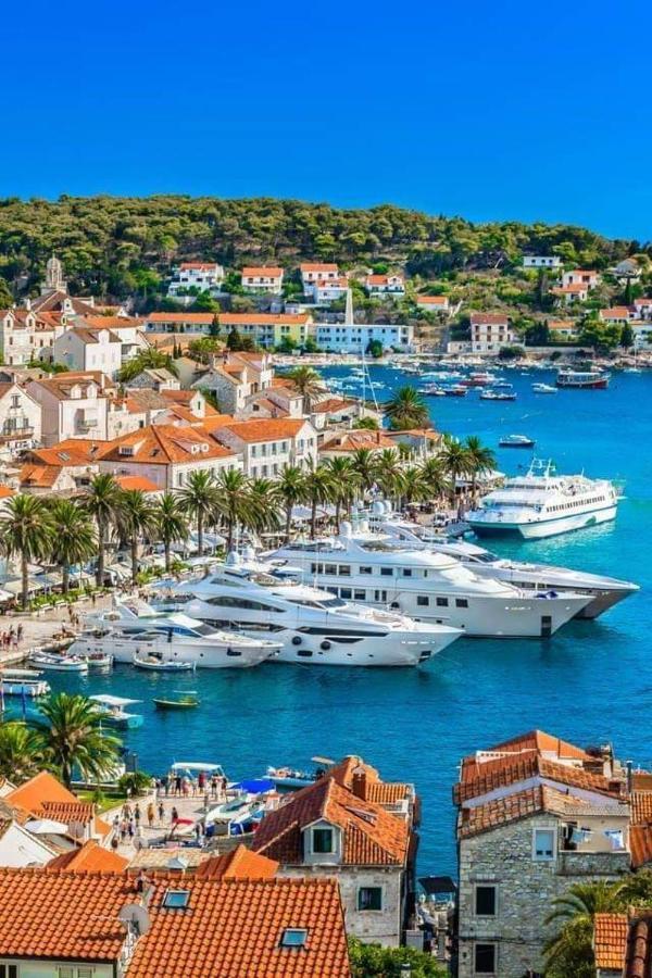 Apartments Luci Hvar Town Luaran gambar