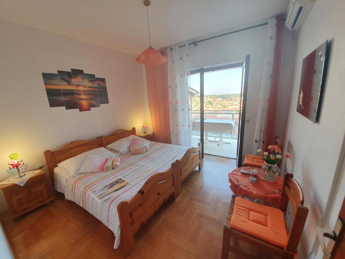 Apartments Luci Hvar Town Luaran gambar