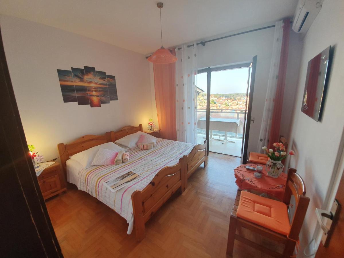 Apartments Luci Hvar Town Luaran gambar