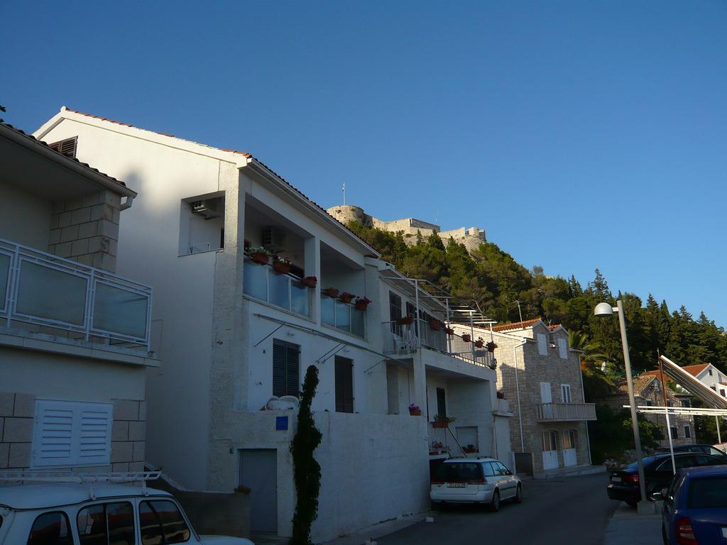 Apartments Luci Hvar Town Luaran gambar