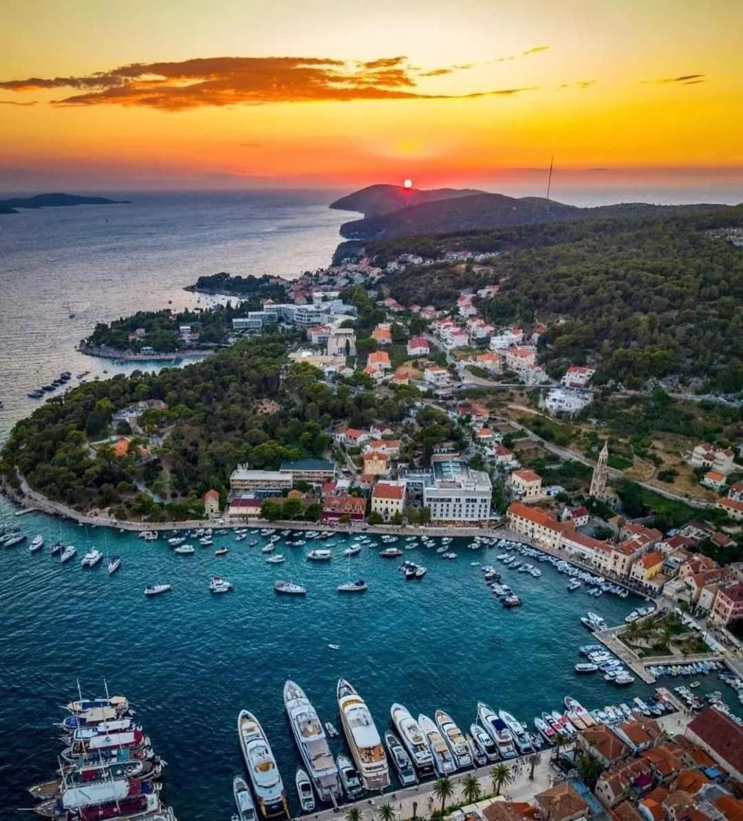 Apartments Luci Hvar Town Bilik gambar