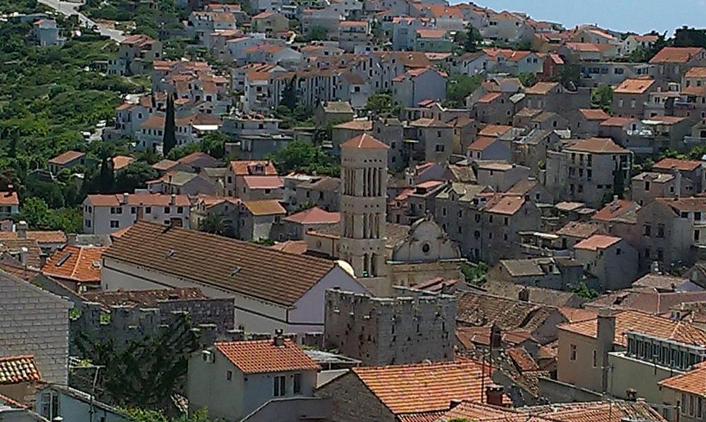 Apartments Luci Hvar Town Luaran gambar