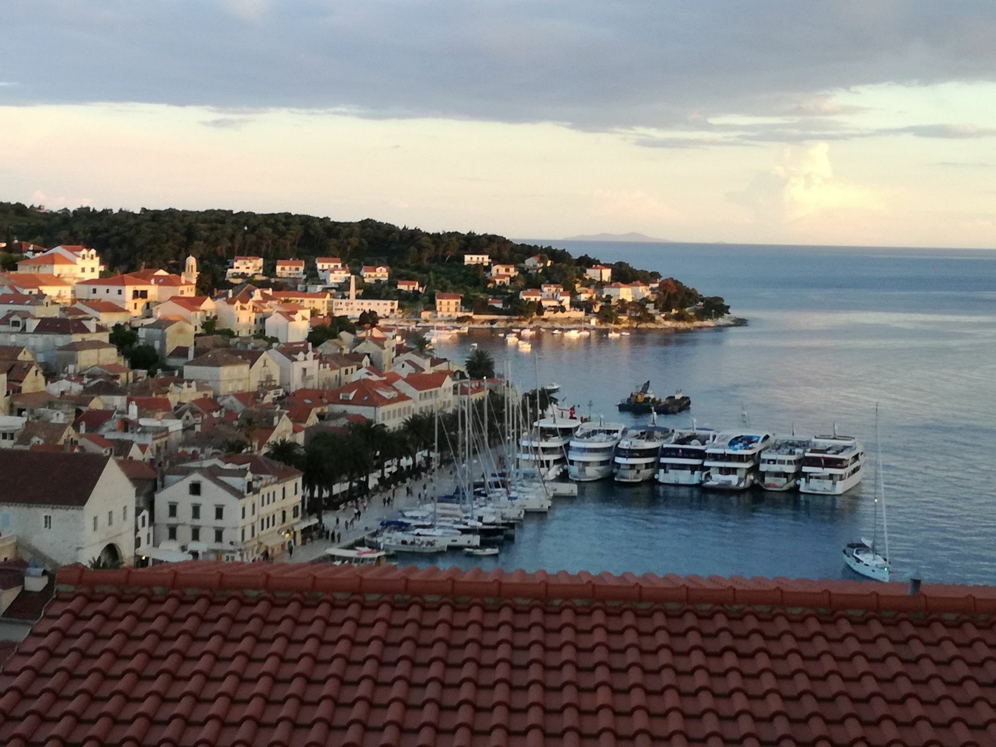 Apartments Luci Hvar Town Luaran gambar